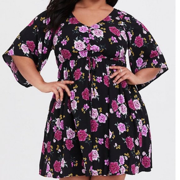 torrid Dresses & Skirts - Torrid Black Floral Kimono Sleeve Dress, size 2